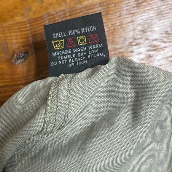 NWT Outersport Cargo Shorts, Size XL - Picture 12 of 12